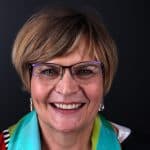 Dental case Anneliese: Dental aesthetics and Porcelain veneers